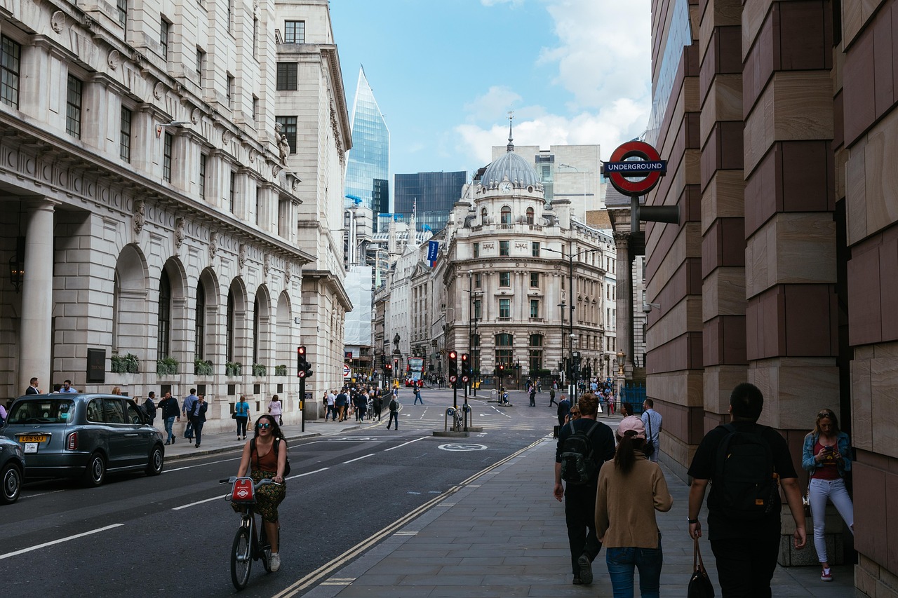 From Cart Ruts to Crosswalks: How Old Streets Adapt to Modern Life